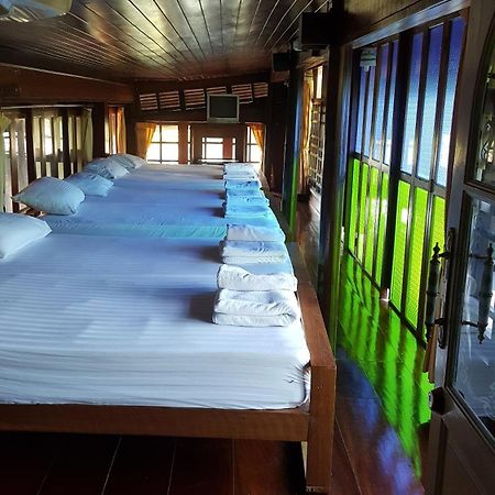 Ruean Mai Chai Khlong Amphawa Eksteriør billede