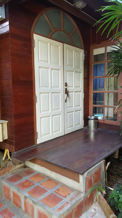 Ruean Mai Chai Khlong Amphawa Eksteriør billede