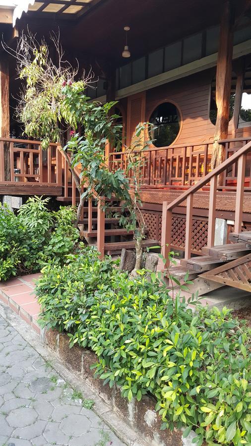Ruean Mai Chai Khlong Amphawa Eksteriør billede