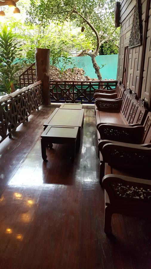 Ruean Mai Chai Khlong Amphawa Eksteriør billede