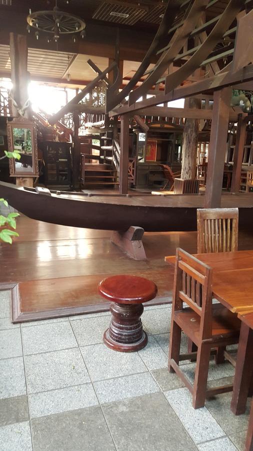 Ruean Mai Chai Khlong Amphawa Eksteriør billede