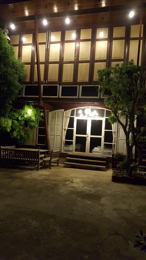 Ruean Mai Chai Khlong Amphawa Eksteriør billede
