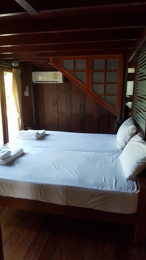 Ruean Mai Chai Khlong Amphawa Eksteriør billede