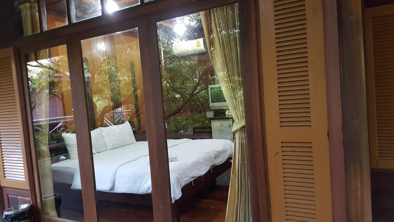 Ruean Mai Chai Khlong Amphawa Eksteriør billede