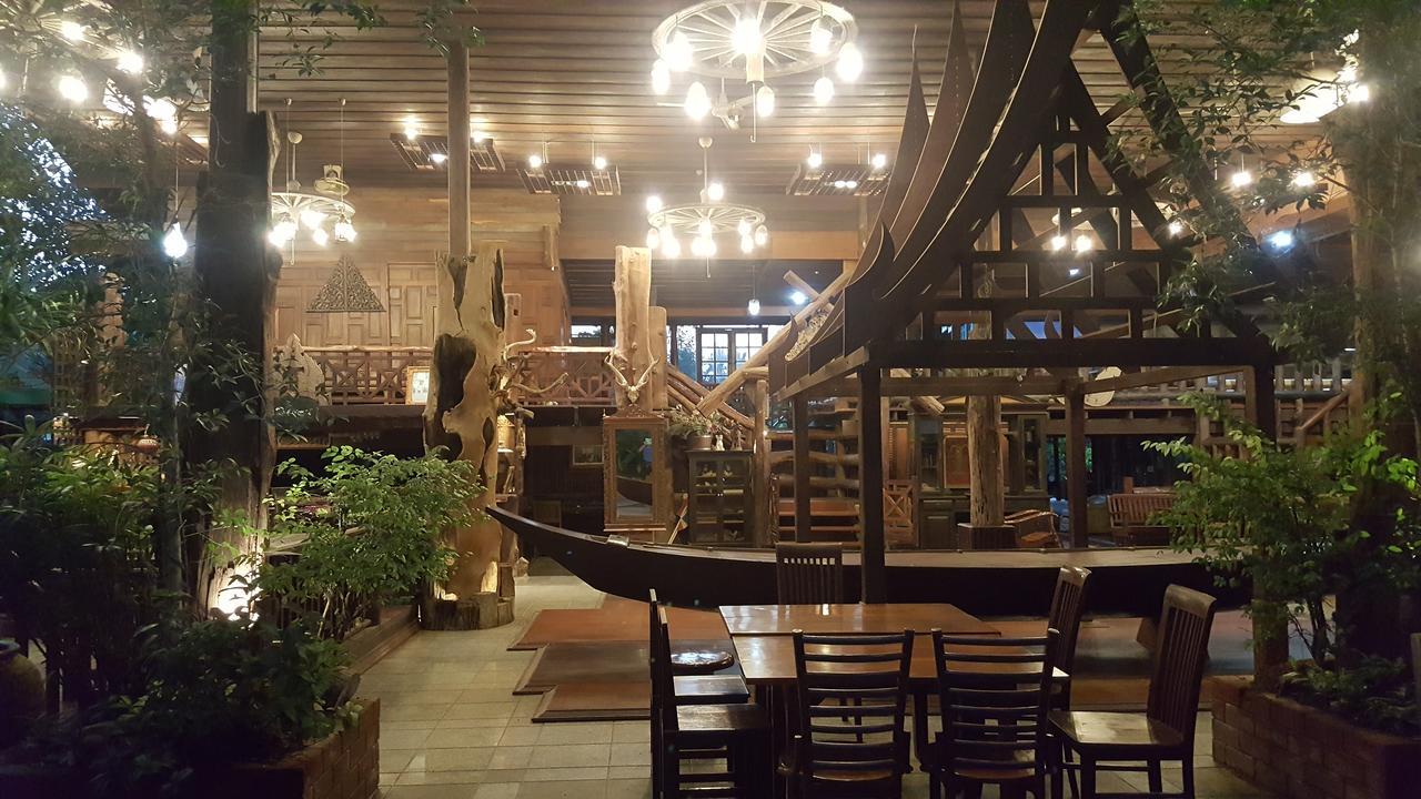 Ruean Mai Chai Khlong Amphawa Eksteriør billede
